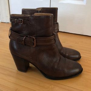 Sofft Chestnut Brown Booties Size 9